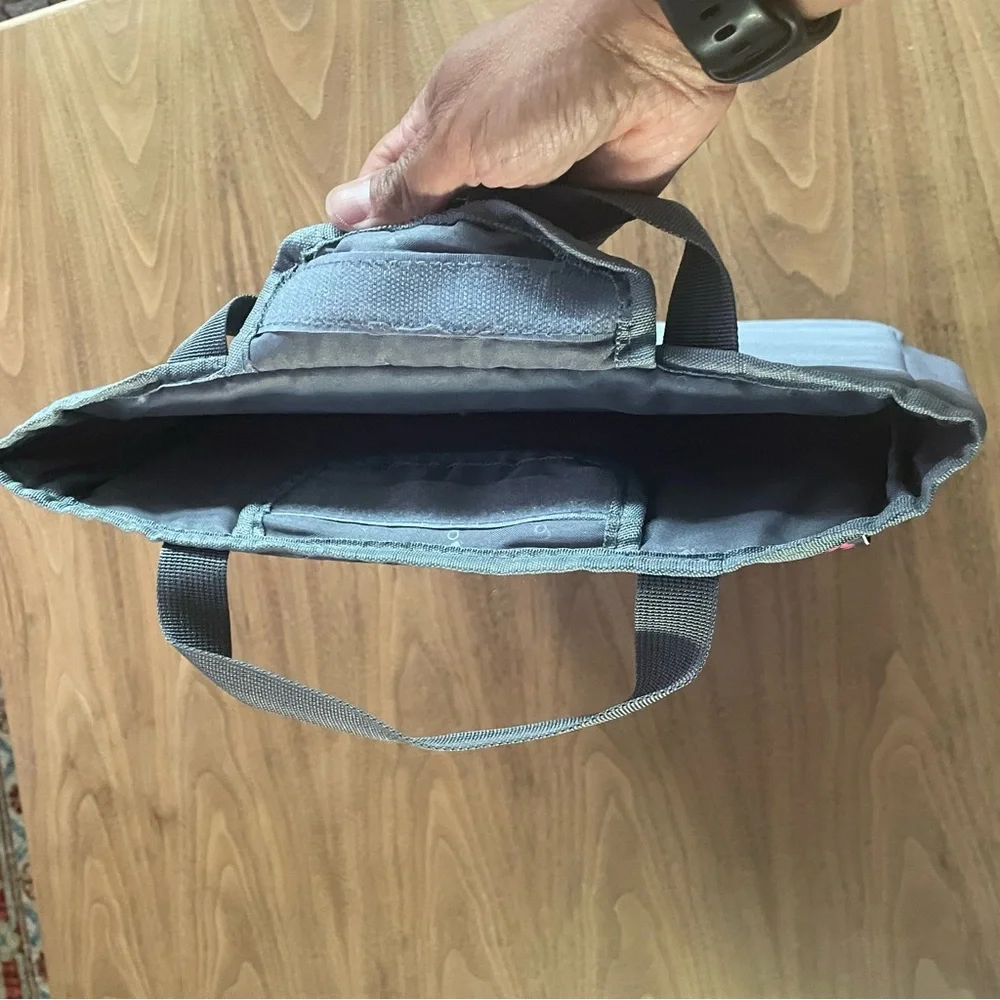Laptop sleeve
